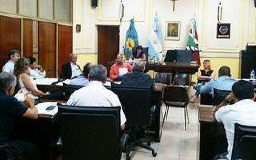 Amore baj� al Concejo a defender su gesti�n