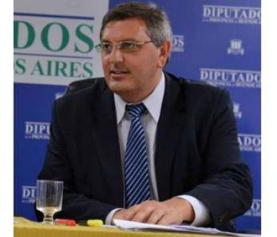 ABARCA CRUZ� A MARIOTTO Y PIDE INTERNAS