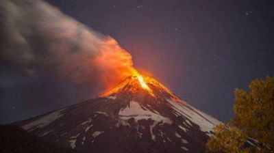 Entr� en erupci�n un volc�n en Chile y hay temor en Argentina