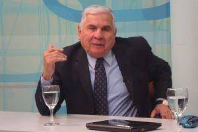 Para Paraj�n, los pol�ticos perdieron �la �tica y los principios�