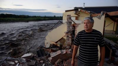 C�rdoba: hay un desaparecido y esperan m�s inundaciones
