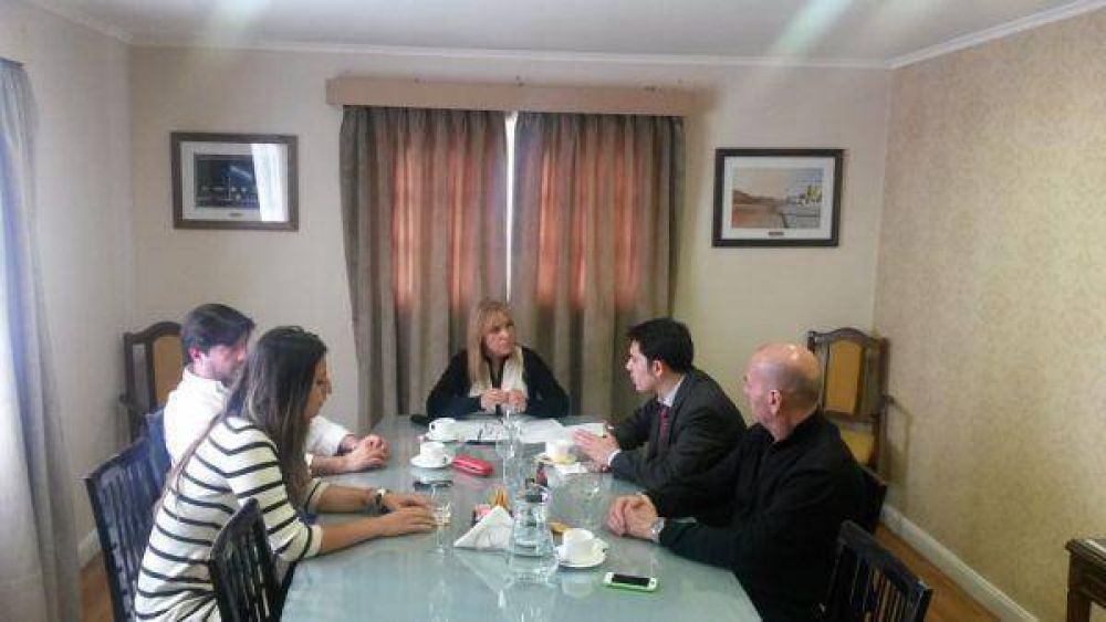 Primera reuni�n de trabajo: Concejales recibieron al secretario de finanzas del municipio