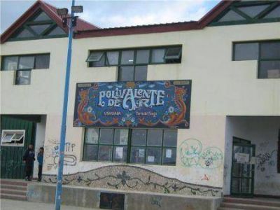 Docentes de polivalentes temen perder sus empleos