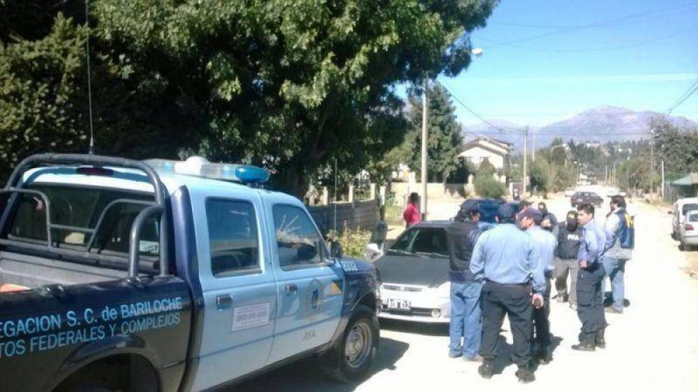 Luego de una persecuci�n, Polic�a Federal detuvo a veh�culo que quiso escapar de un control