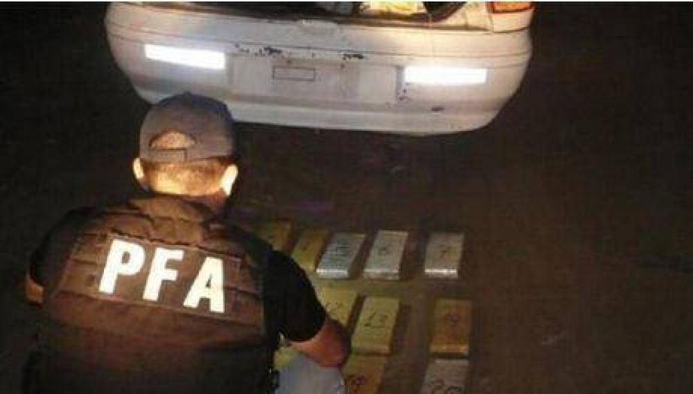 Corrientes: secuestran 326 kilos de marihuana y detienen a dos personas