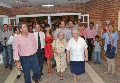 Capitanich inauguró una escuela primaria en Tres Isletas y anunció la repavimentación de la ruta 95