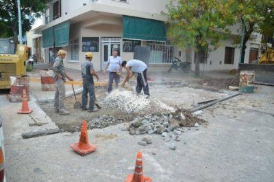 Arrecifes: contin�a el plan de bacheo en distintos puntos de la ciudad