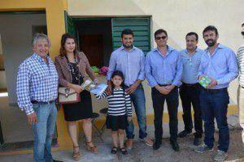BOSETTI ENTREG� LA SEGUNDA MANZANA DE VIVIENDAS DEL A�O Y RESALT� LOS AVANCES EN EL CUMPLIMIENTO DE METAS
