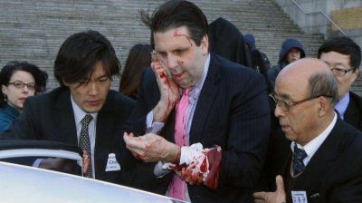 Un hombre armado atac� al embajador de EEUU en Se�l