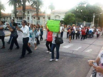 La marcha para pedir la relecci�n de Poggi tuvo una escasa convocatoria