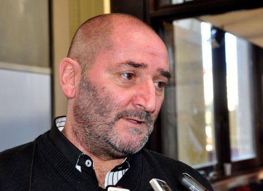 Etchal�s va por la intendencia de Uriburu