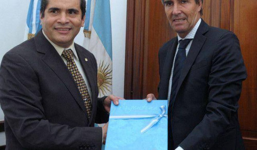 El senador Ruperto Godoy se reuni� con embajadores de Giorgia y Panam�