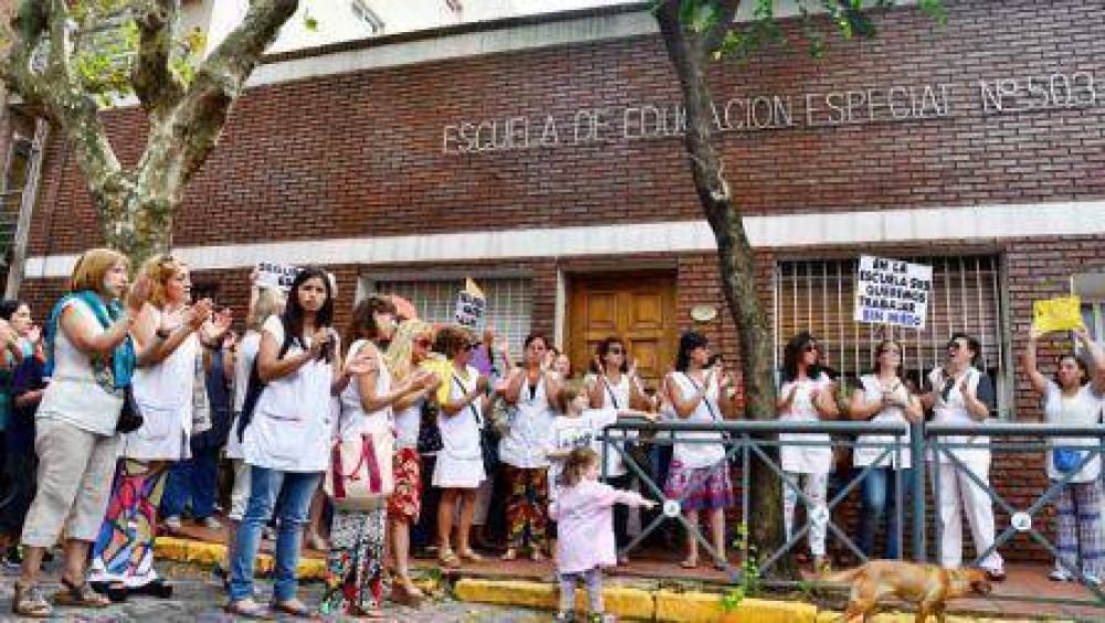 Marcha pacfica en apoyo a la maestra golpeada en San Fernando 