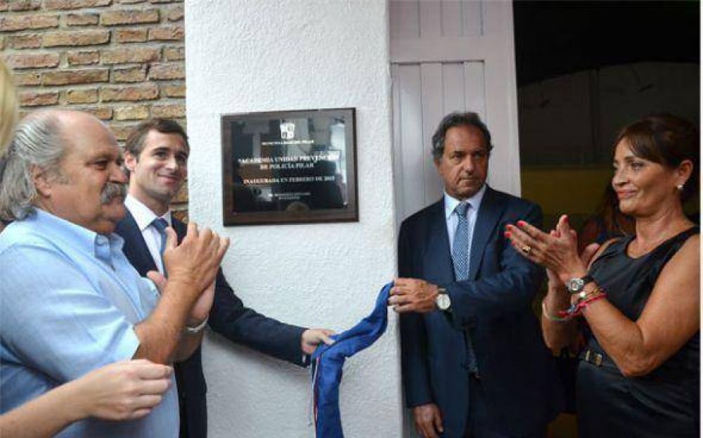 De Ach�val le respondi� a Ducot�: �La Polic�a Comunal no se est� haciendo a las apuradas�