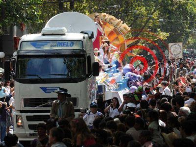 Los carros de las reinas tendr�n GPS y en el de la gente sonar� �Que no pare�
