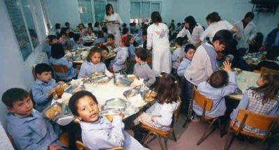 No alcanza el monto que se destina para los comedores escolares
