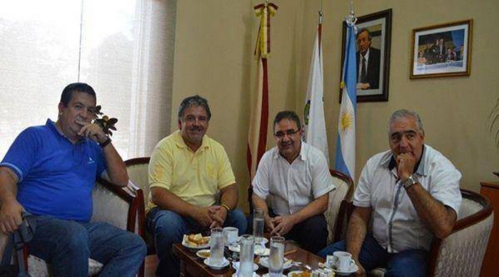 Jalil recibi� al intendente de Las Juntas y al secretario de la Vivienda