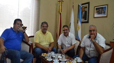 Jalil recibi� al intendente de Las Juntas y al secretario de la Vivienda