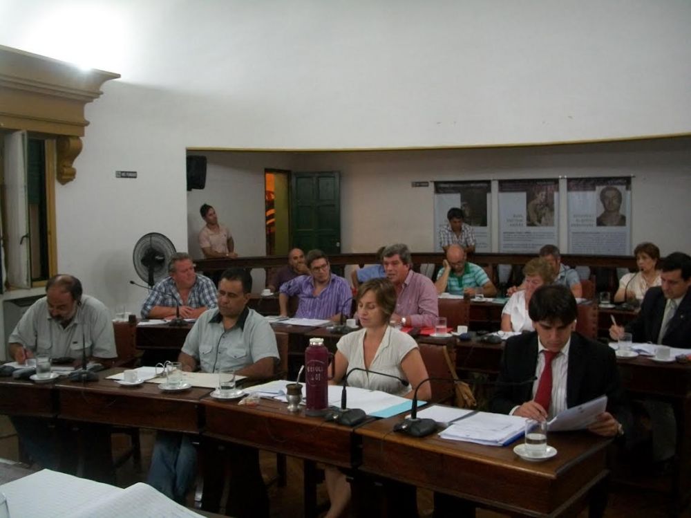 Sesi�n extraordinaria del Concejo: Se aprob� la contrataci�n de un servicio de transporte p�blico y la compra de un tom�grafo