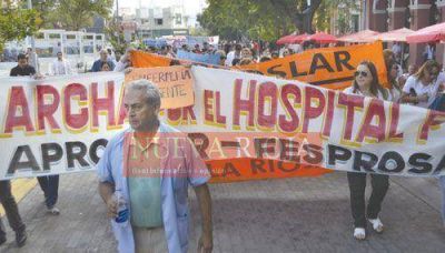 Los m�dicos se movilizaron y anunciaron otro paro