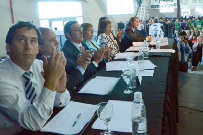 Desde el FpV destacaron que �la gesti�n de Di Pierro le devolvi� la dignidad a Comodoro� 