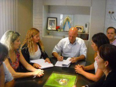  Vallone firm� el llamado a licitaci�n de m�ltiples obras para Juana Koslay