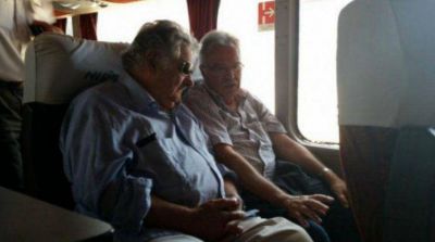 Mujica viaj� cinco horas en micro para hacer campa�a en el interior de Uruguay