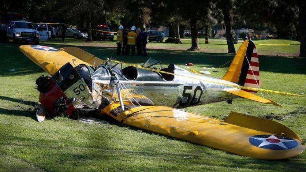Harrison Ford se estrell� con su avioneta en Los �ngeles