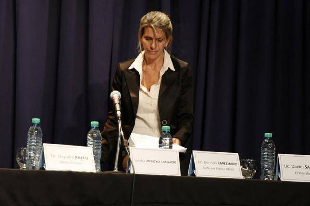 Arroyo Salgado pidi� a la Justicia que eval�e si su custodia y la de sus hijas 