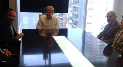 Arteaga se reuni� con Redrado y compromete 