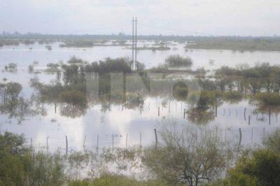 R�o Salado: estiman que este s�bado comenzar�a a bajar su marca
