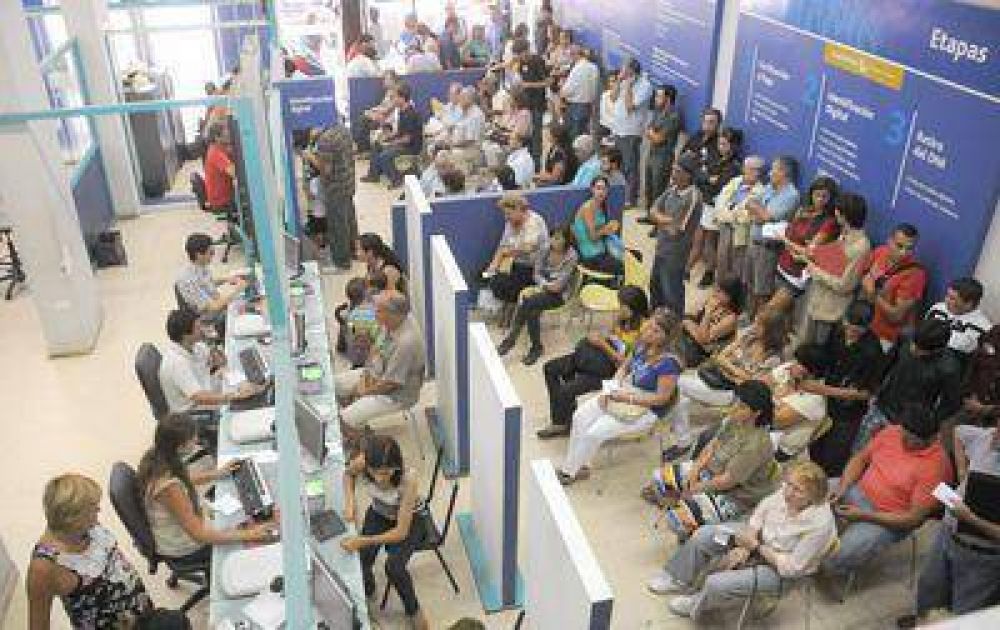 Extienden el horario para tramitar pasaporte y DNI