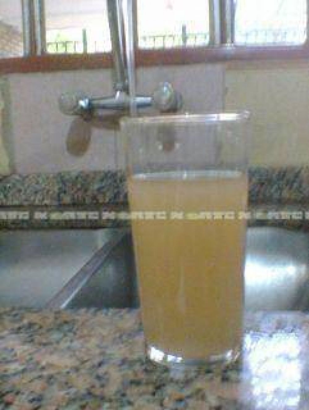 El agua potable contin�a turbia en algunos barrios