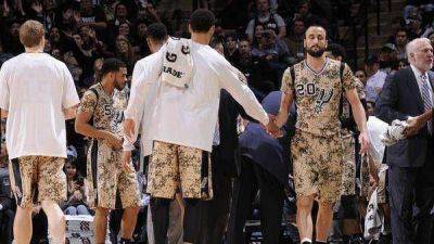 Los Spurs de Gin�bili estiraron su buen presente