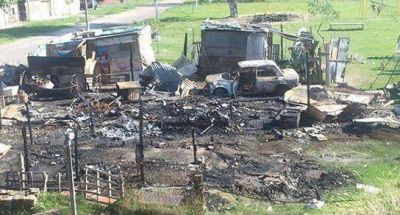 Tres detenidos por quemar intencionalmente dos viviendas