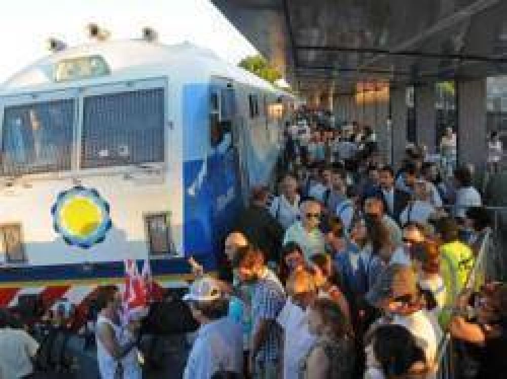 Se realiz el primer viaje de prueba del tren Rosario-Retiro