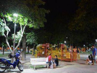 Nueva iluminaci�n LED en la Plaza Virgen del Valle