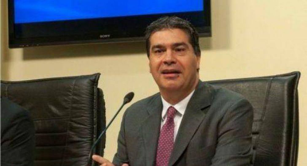 Afectado por su propia ausencia, Coqui propone reformas que no puede garantizar