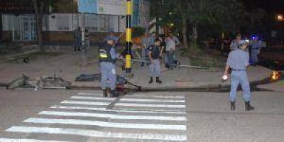 Motociclista perdi� la vida tras colisionar cord�n