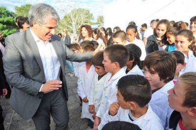 La gira educativa contin�a por Juana Koslay, Potrero, El Volc�n y la ciudad de San Luis