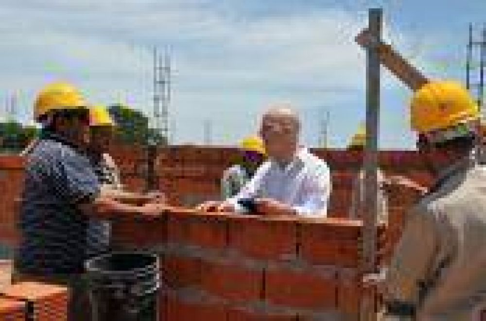 Legisladores verificar�n avance de viviendas que se construyen para relocalizar familias de la vera del Arroyo El Gato
