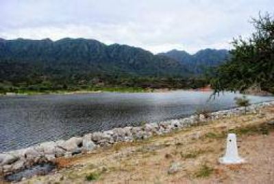 Joven de 17 a�os pierde la vida ahogado en dique de Chamical
