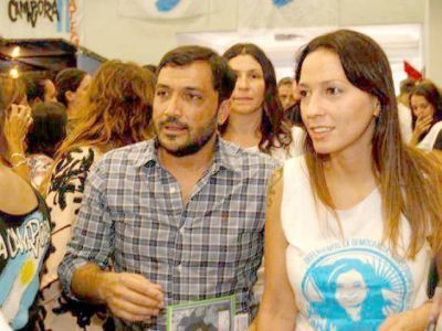 Multitudinario acto en defensa de la democracia