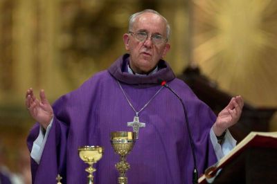Papa Francisco pide sinton�a entre lo que celebramos y lo que vivimos