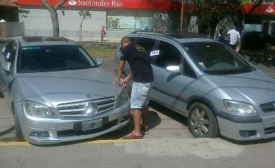 Tres detenidos, armas y autos secuestrados por trata de personas en Miramar