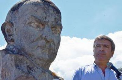 Cano record� a Gelsi y prometi� gobernar con honradez y coraje