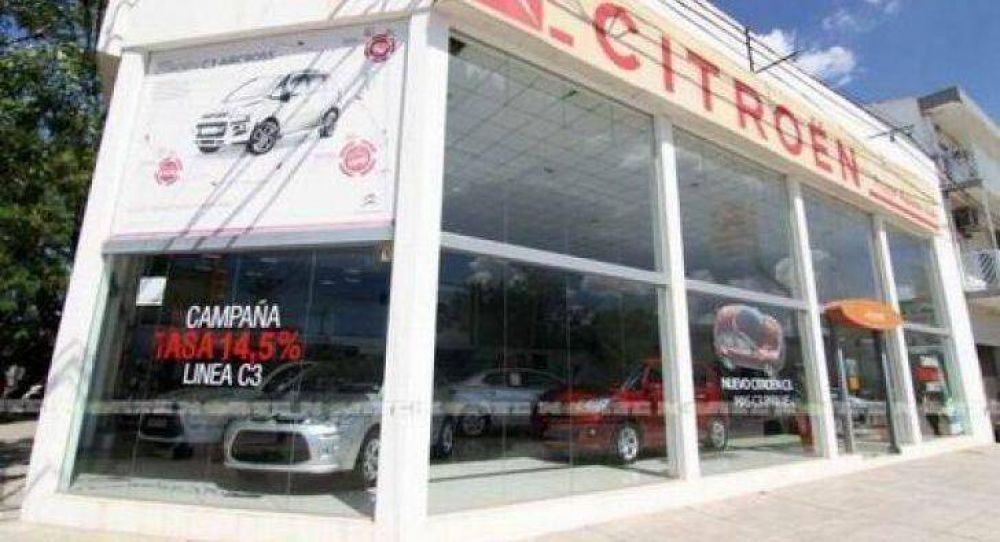 Trabajadores tomaron concesionaria en defensa de los puestos de trabajo