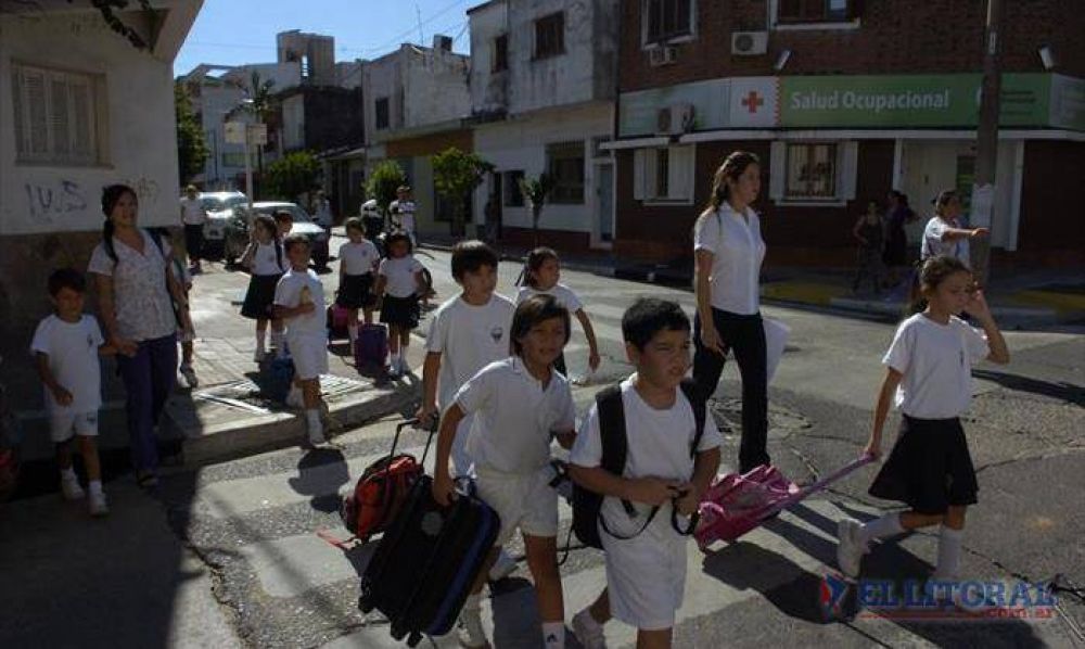 Suspenden clases en dos escuelas por problemas el�ctricos y en la Belgrano volvi� el agua potable