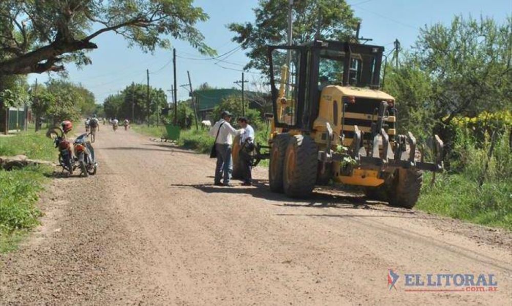 Comenz� la pavimentaci�n de m�s de 20 cuadras en los barrios V�ctor Colas y Apip�