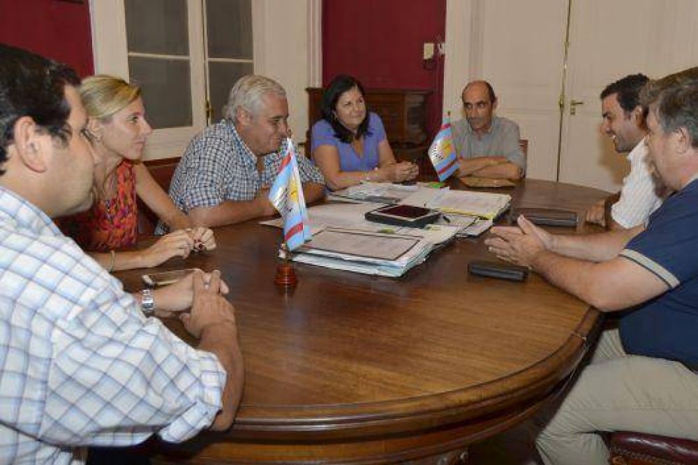La Comuna firm� un convenio con la UTN para evaluar la estructura de costos del transporte urbano